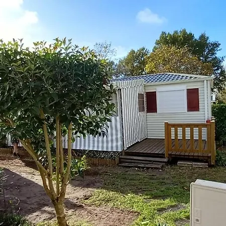 Campsite Location Saisonniere Mobil-home *